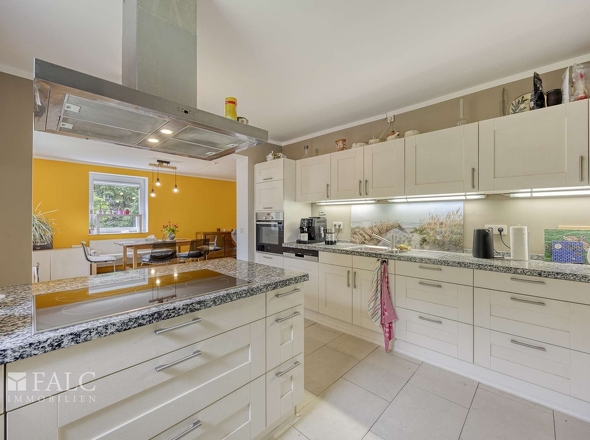 Küche und Esszimmer EG