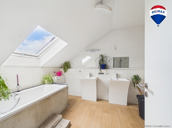 REMAX Immobilien DeLux Haus in Brotdorf zu verkaufen