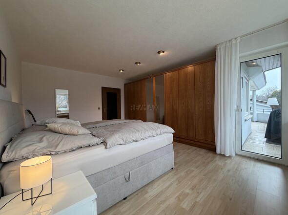 Lorcher Straße 15_OG_4 Zi._Schlafzimmer 1