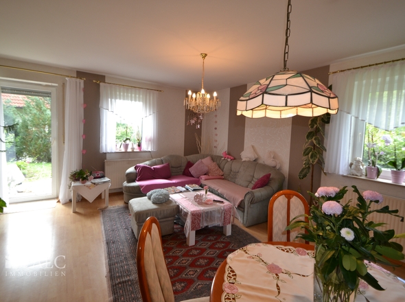 Wohnzimmer mit Essbereich