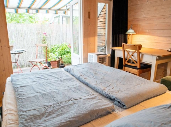 Wohn-, Schlafzimmer 5. OG