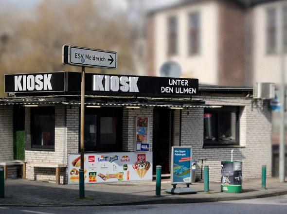 Kiosk unter den Ulmen