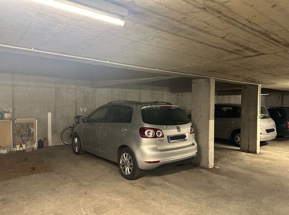 Tiefgaragenstellplatz