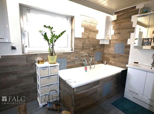 Badezimmer m. Wanne