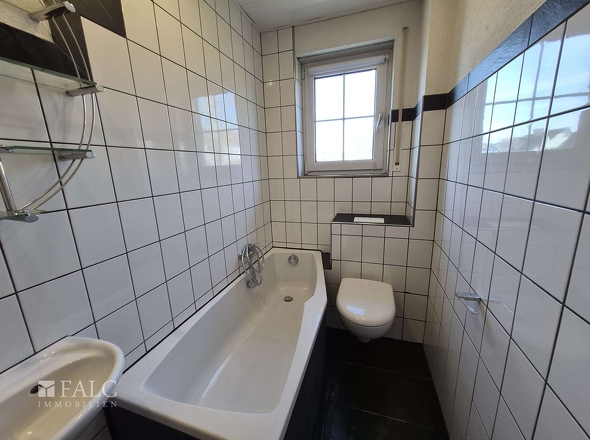 1.OG-WC + Wanne
