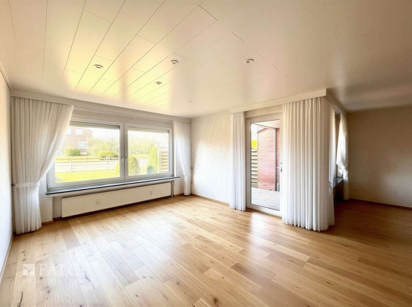 Wohn- und Esszimmer EG - (KI generiert)