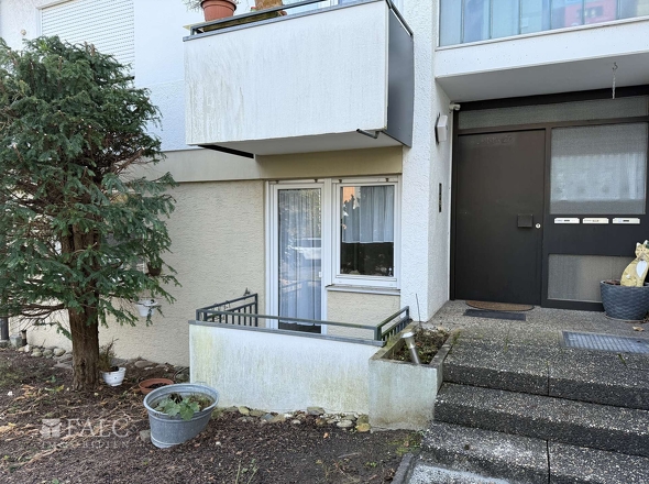 Hauseingang + Balkon Küche