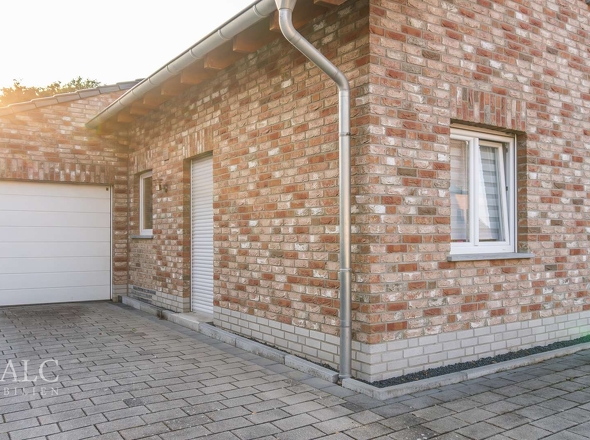 Außenansicht Garage