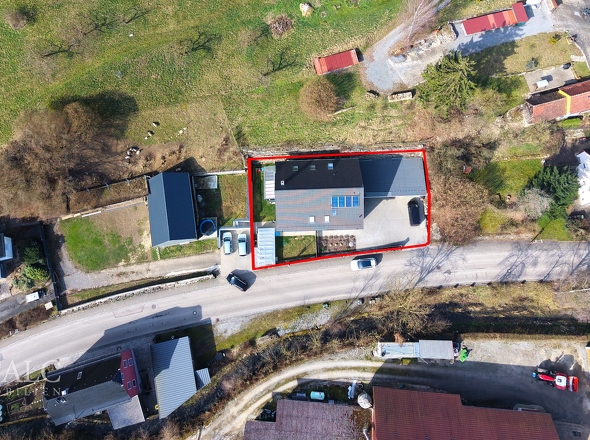 Großzügiges Grundstück