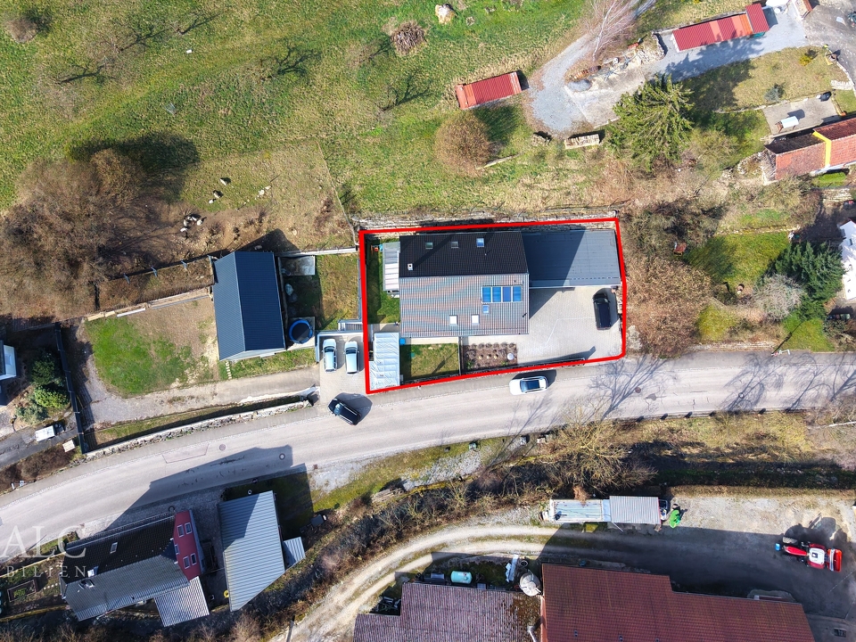 Großzügiges Grundstück