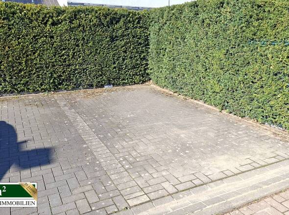Stellplatz hinter dem Objekt