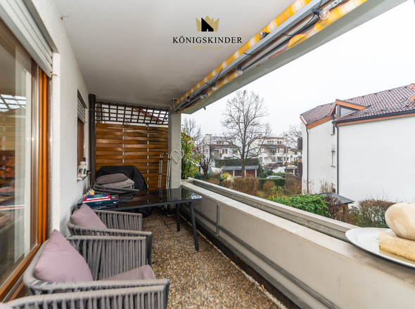 überdachter Balkon