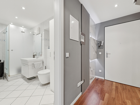 Badezimmer und Diele