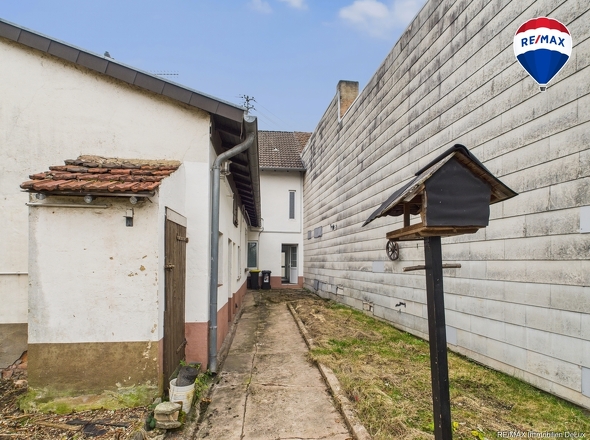 RE:MAX Immobilien DeLux Saarlouis-Roden Hinten 1