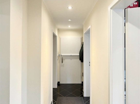 Flur - (KI generiert)