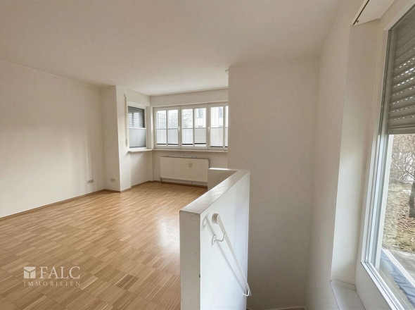 Wohnzimmer Treppe EG - (KI generiert)