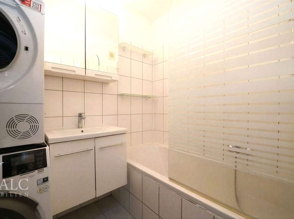 gefliestes Badezimmer