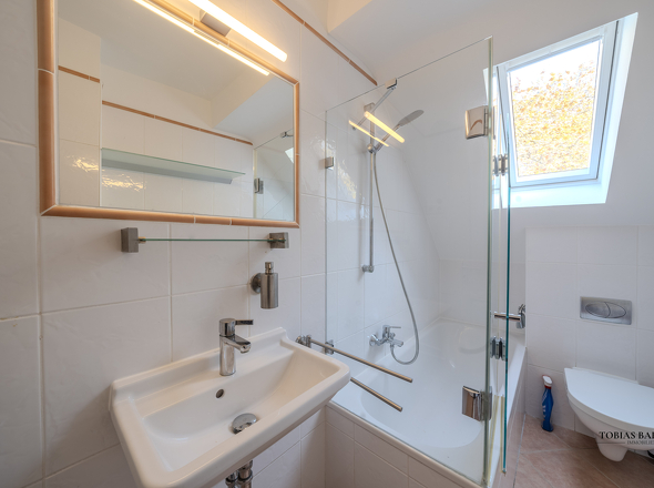 Badezimmer unten (Wohung rechts)
