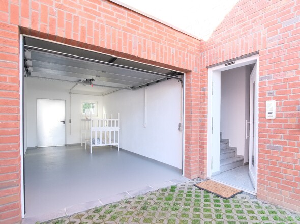 Garage mit Gartenzugang