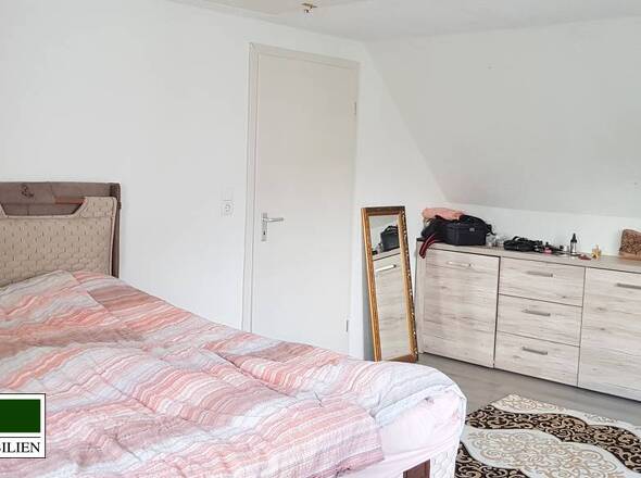 Schlafzimmer DG