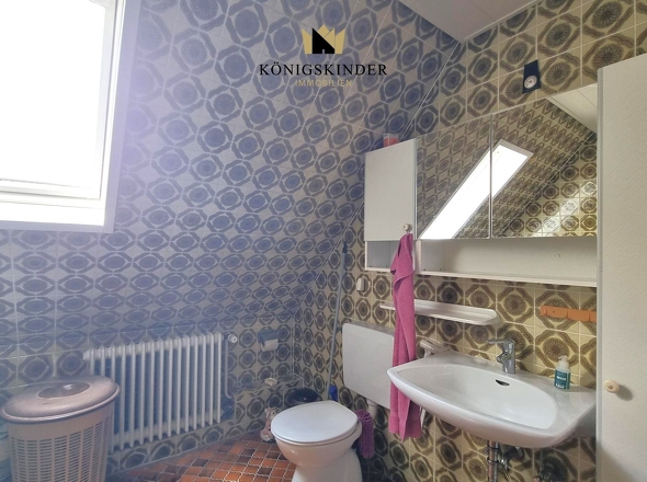 Bad mit Wanne und Dusche