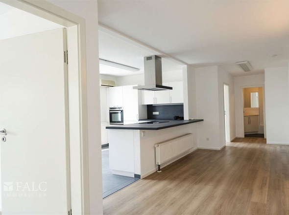 Küche + Diele - (KI bearbeitet)