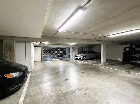 Tiefgaragenstellplatz
