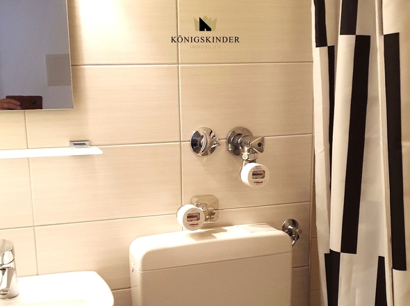 Bad mit Dusche und WC