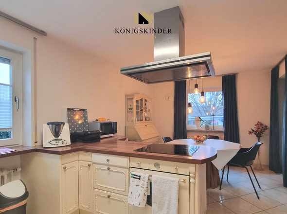 gemütlich, helle Wohnküche