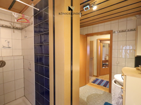 direkt daneben: das...