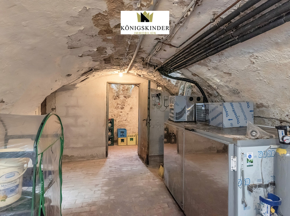 ...Gewölbekeller als Lagerraum...