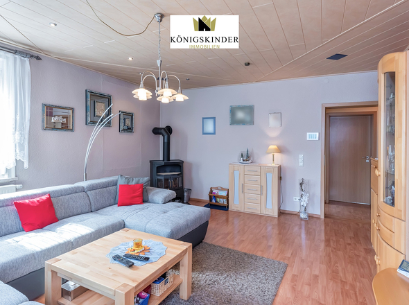 ...Wohnzimmer mit Kaminofen...
