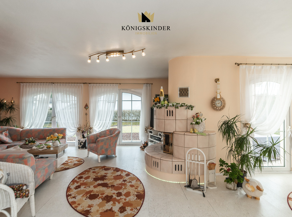 ...ins große Wohn- und Esszimmer...