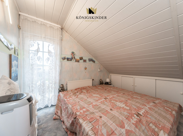 ...nebenan noch ein Kinderzimmer...