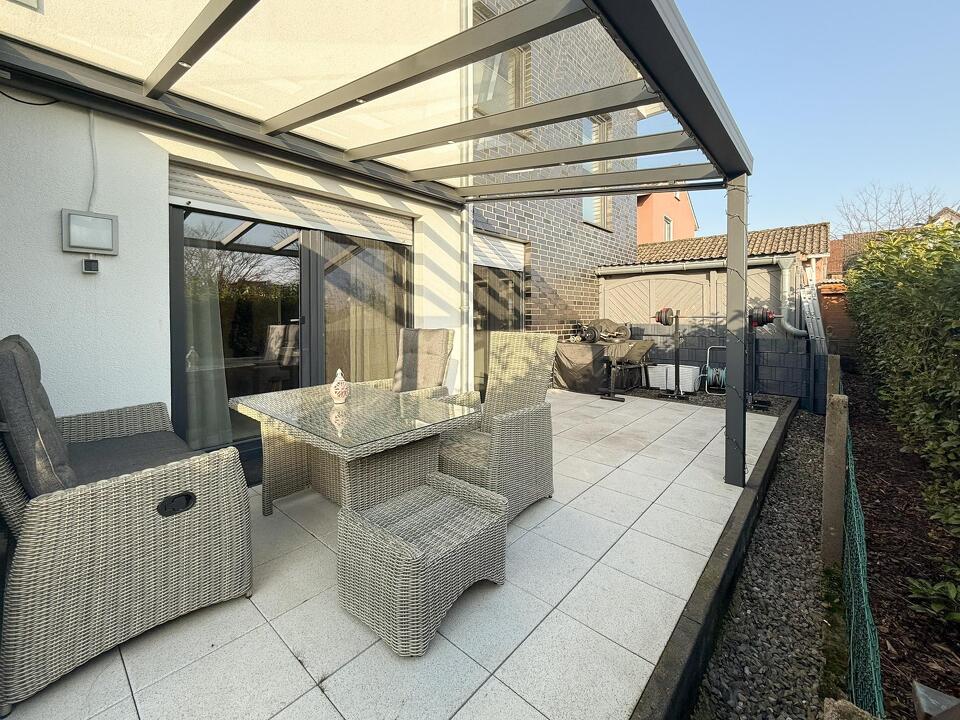 Terrasse mit hochwertiger Überdachung