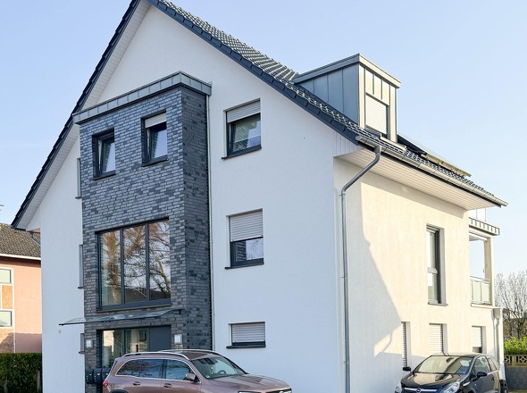 Erdgeschosswohnung im modernen Vierfamilienhaus