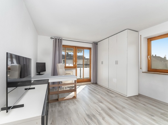 Büro (OG)