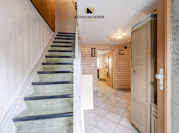 EG Treppenhaus und Flur