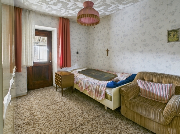 CAM01708G0-PR0081-STILL001