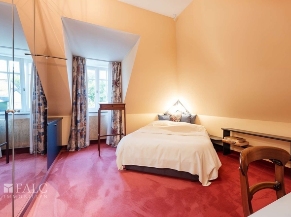 Schlafzimmer links 