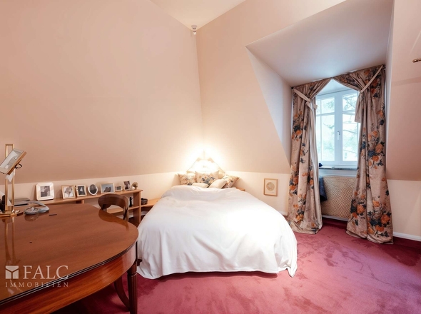 Schlafzimmer rechts 