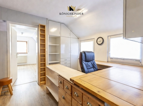 Büro im OG