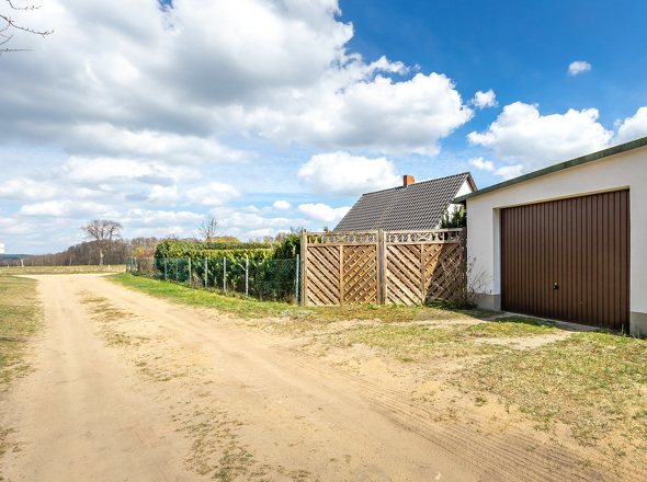 Garagenzufahrt über Privatstraße