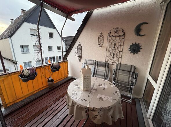 Loggia - Straßenblick