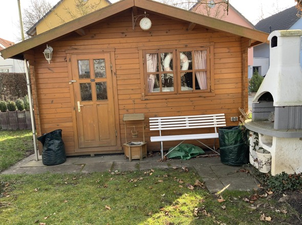 Gartenhütte mit Grillmöglichkeit