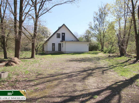Ländliches Anwesen mit parkähnlichem Grundstück