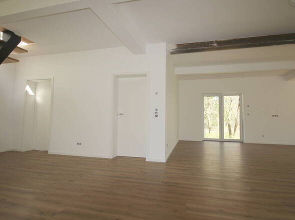 Offene u. luftige Architektur im Erdgeschoss