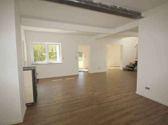 EG-Panoramablick mit Zugang pot. Schlafzimmer