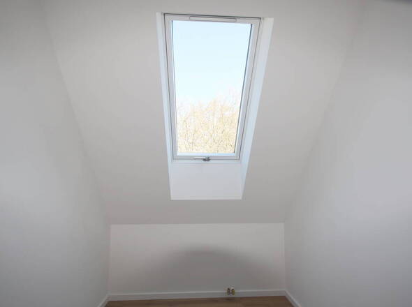 Sep. Ankleidezimmer des gr. Schlafzimmers OG