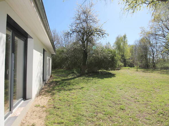 2.558 m² Eigentumsgrundstück mit altem Baumbestand